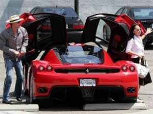 На каких машинах ездят звезды Голливуда