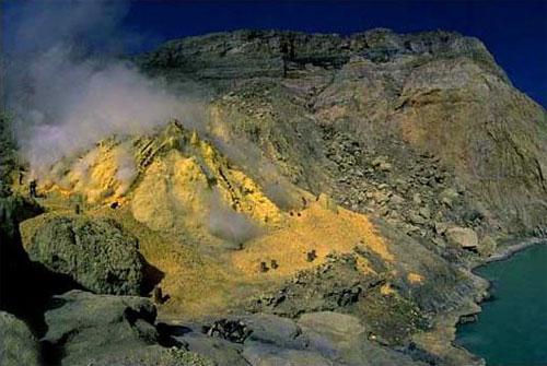 Адское озеро забирает жизни