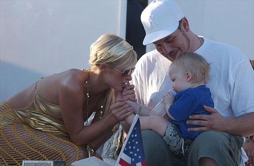 Мадонны с младенцами: очередной беби-бум в Голливуде…