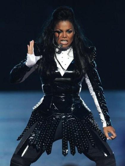 10 самых ярких сценических костюмов