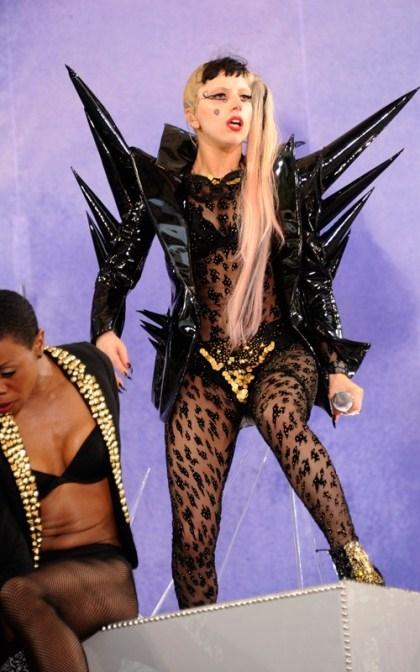 10 самых ярких сценических костюмов