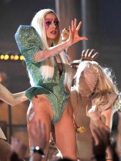 10 самых ярких сценических костюмов