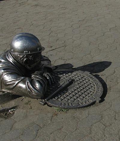 Памятники, которые исполняют желания