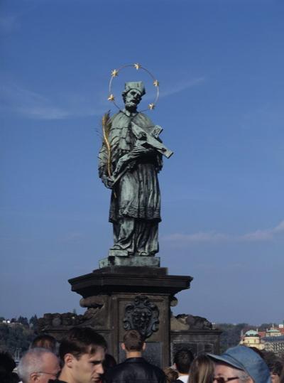 Памятники, которые исполняют желания