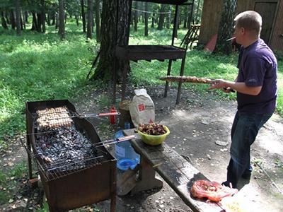 Возвращение из «Коми» отметили шашлыками и шампанским