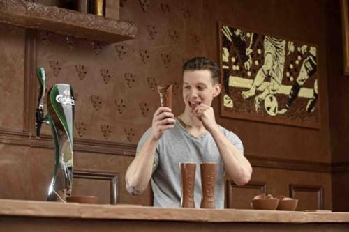 В лондоне построили паб из шоколада