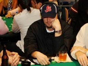 Знаменитости, которые страдают игроманией