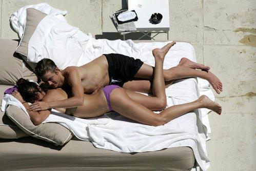 Хелена Кристенсен выгуливает молодого любовника