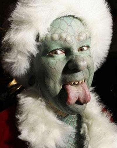 Самый страшный Санта Клаус работает в музее-кунсткамере