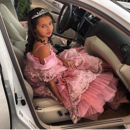 Дети знаменитых родителей, которым завидуют сверстники