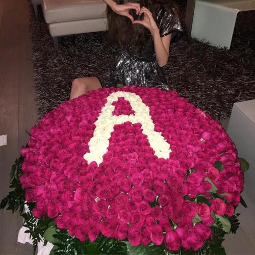 Дети знаменитых родителей, которым завидуют сверстники