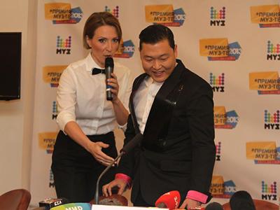 Корейского рэпера PSY в Москве встретил двойник