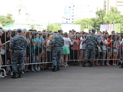 Корейского рэпера PSY в Москве встретил двойник