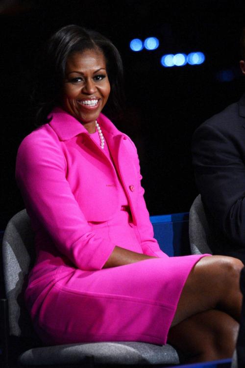 "Пропахшие нафталином" наряды Меркель и другие "модные проколы" женщин-политиков