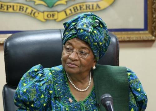 "Пропахшие нафталином" наряды Меркель и другие "модные проколы" женщин-политиков