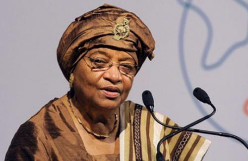 "Пропахшие нафталином" наряды Меркель и другие "модные проколы" женщин-политиков