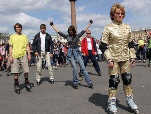 "Пропахшие нафталином" наряды Меркель и другие "модные проколы" женщин-политиков