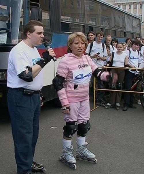 "Пропахшие нафталином" наряды Меркель и другие "модные проколы" женщин-политиков