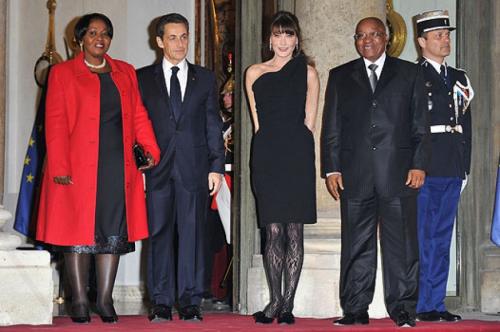 "Пропахшие нафталином" наряды Меркель и другие "модные проколы" женщин-политиков