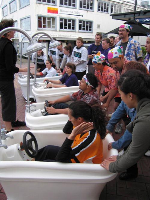 Экзотическая сантехника заменяет болиды