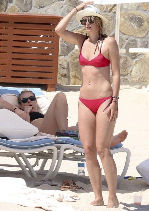 Шарапова и другие знаменитые спортсмены на пляже