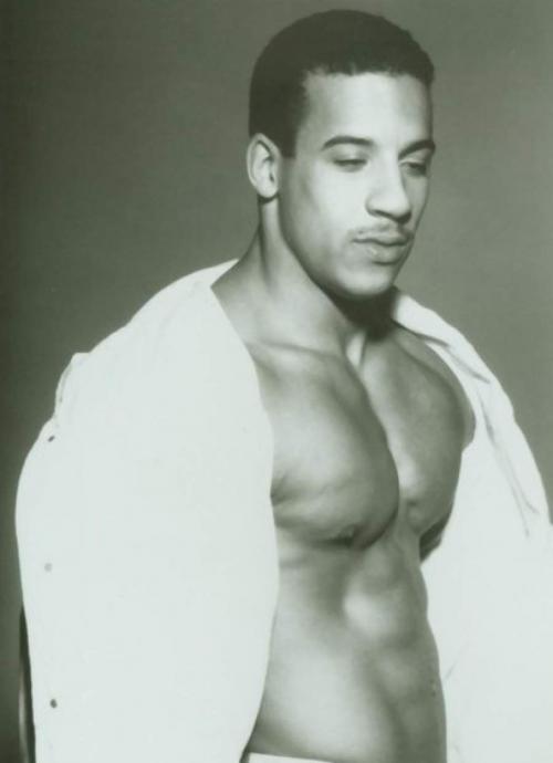 Редкие фото мировых знаменитостей в начале карьеры