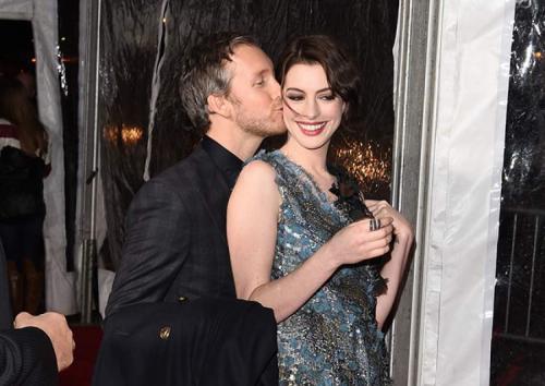 Как выглядят мужья и возлюбленные самых красивых женщин-знаменитостей