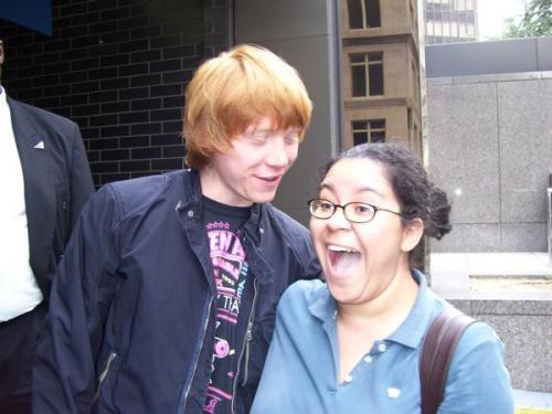 Cумасшедшие фанаты рядом со своими кумирами