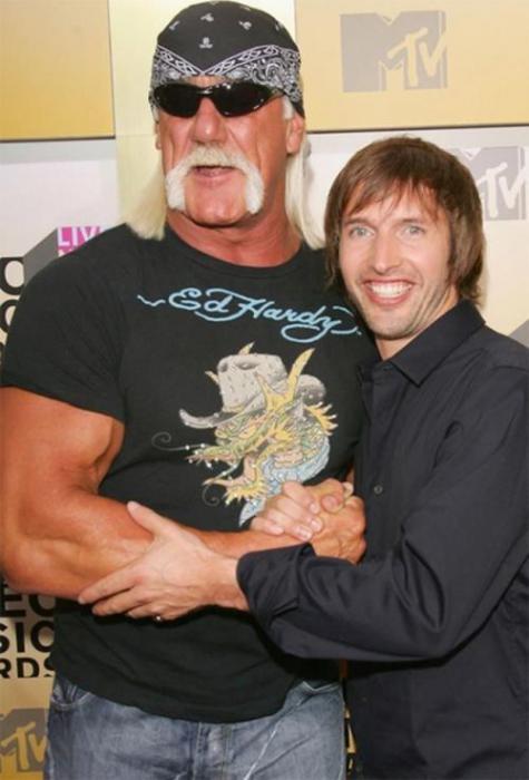 Cумасшедшие фанаты рядом со своими кумирами