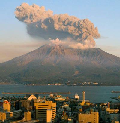 Топ-30 самых невероятных снимков извержений вулканов