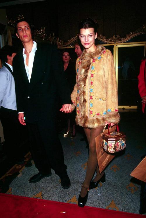 14 звезд, которые вступили в брак раньше, чем окончили школу