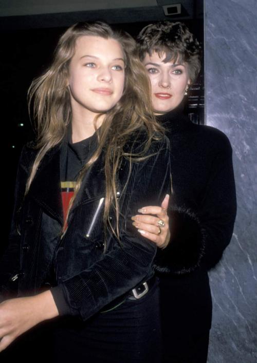 14 звезд, которые вступили в брак раньше, чем окончили школу