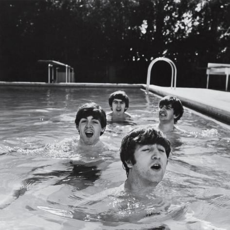 Самые забавные редкие фото Джона Леннона