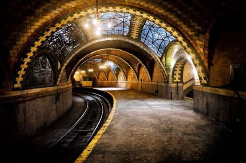 Топ 10 самых красивых станций метро в мире