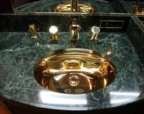 У богатых свои причуды: самые безумные траты олигархов