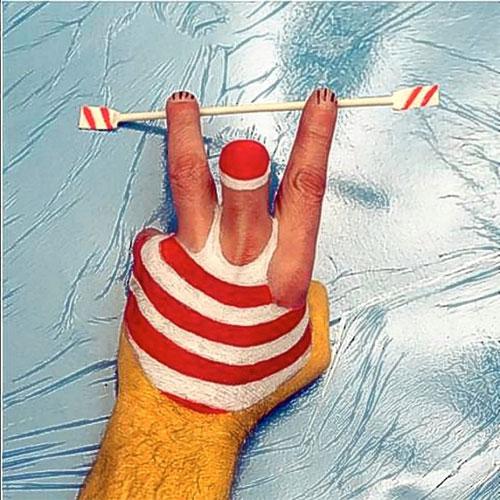 Художник оживил жесты