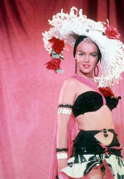 Редкие снимки знаменитостей прошлого и настоящего. Часть 6