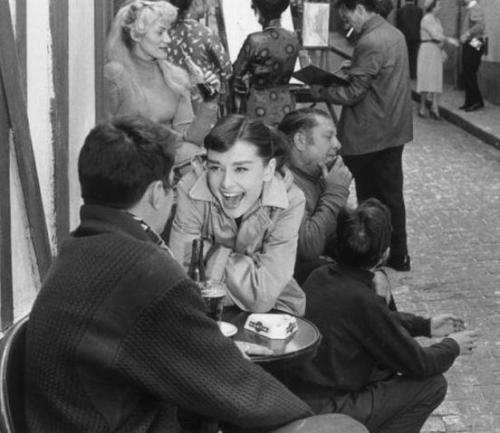 Редкие снимки знаменитостей прошлого и настоящего. Часть 6