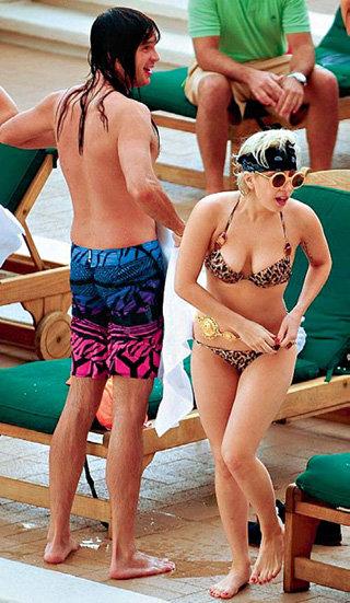 Звезды без стыда: самые горячие пары минувшего лета