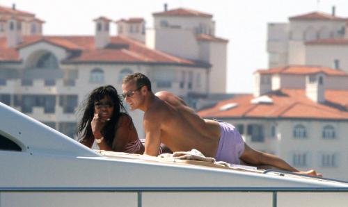 Звезды без стыда: самые горячие пары минувшего лета