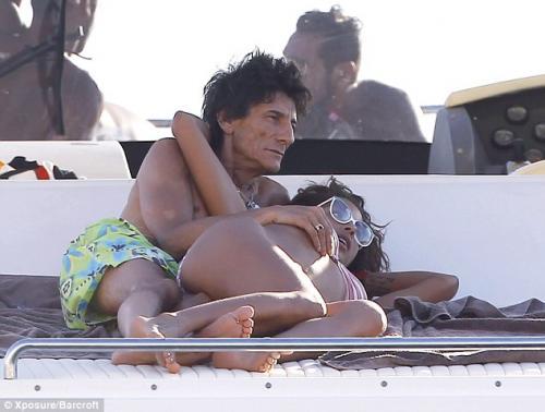 Звезды без стыда: самые горячие пары минувшего лета