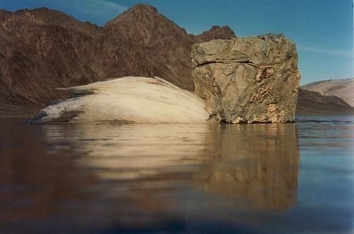 Уникальный природный феномен — движущиеся камни