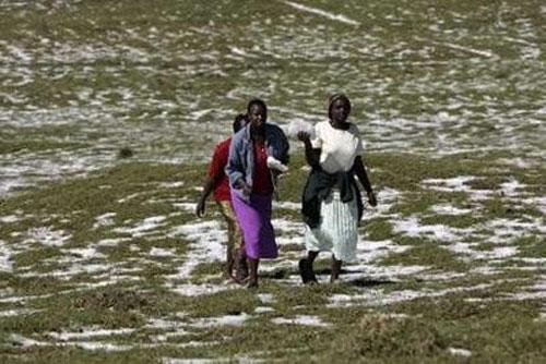 Чудо  или знамение: в экваториальной Кении выпал снег