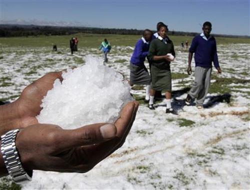 Чудо  или знамение: в экваториальной Кении выпал снег