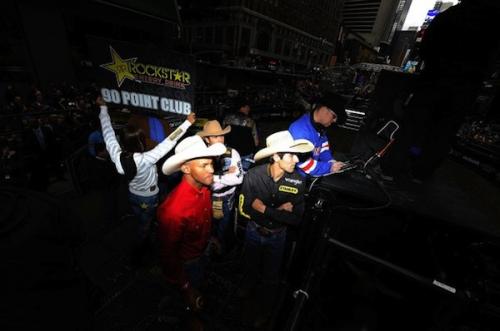 В центре Нью-Йорка устроили родео