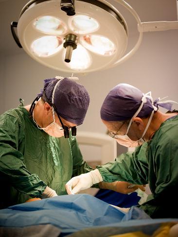 Врачи разделили мозг сиамских близнецов