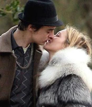 Новый любовник Кейт Мосс тоже подсел на наркотики?