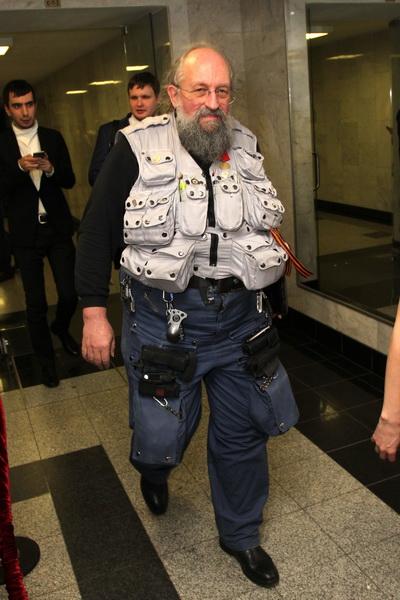 Расторгуева наградили за Родину-мать, а Веру Брежневу – за улыбку