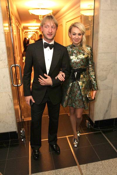 Расторгуева наградили за Родину-мать, а Веру Брежневу – за улыбку