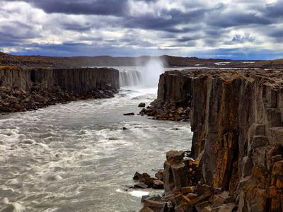 Деттифосс — самый мощный водопад в Европе